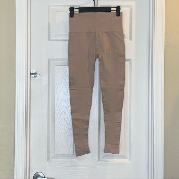 Set Active Sculpt Flex Seamless High Rise Leggings Ribbed Beige Cream Size S/M - Picture 7 of 8